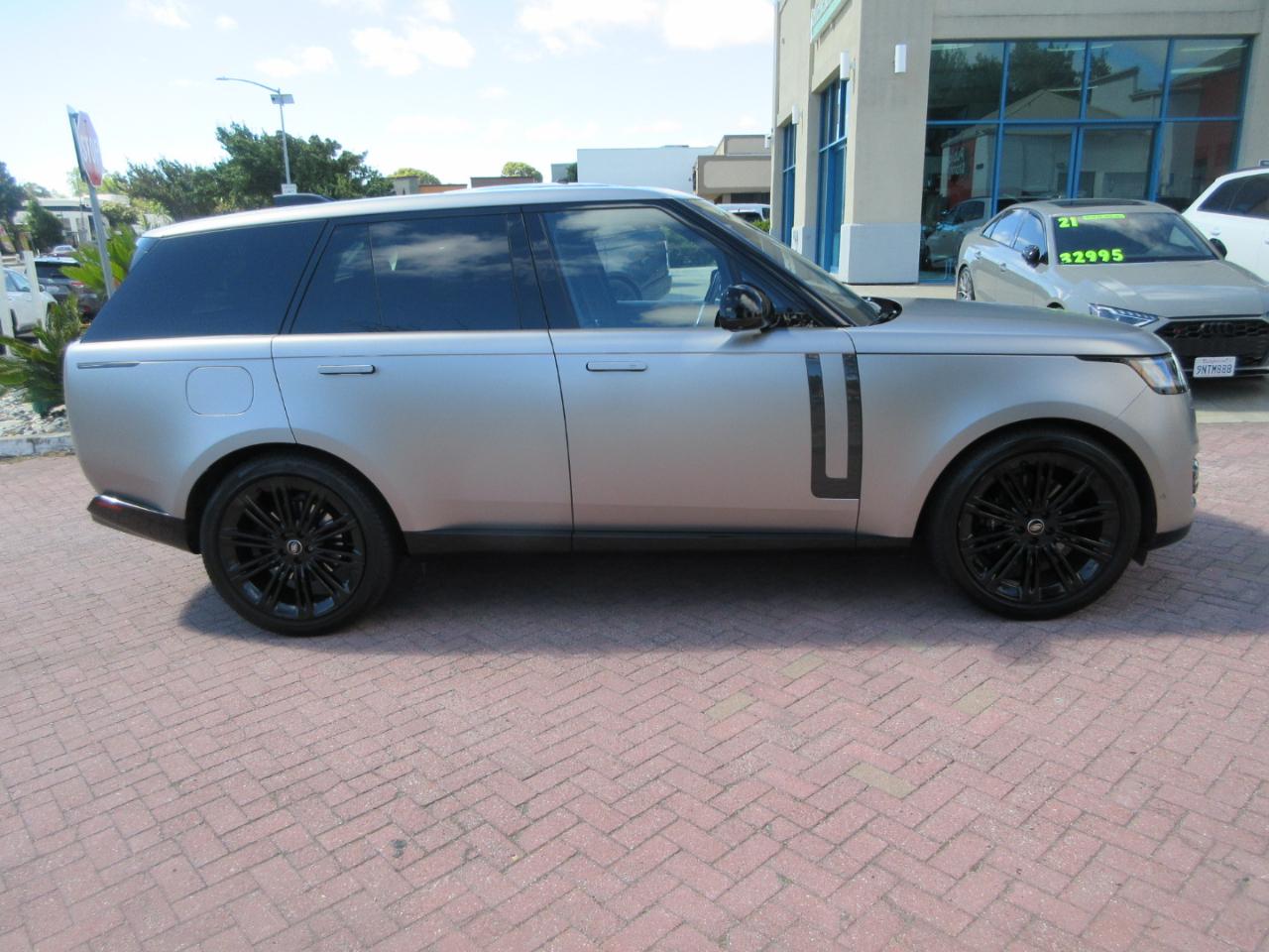 Land Rover Range Rover P400 SE SWB 2023