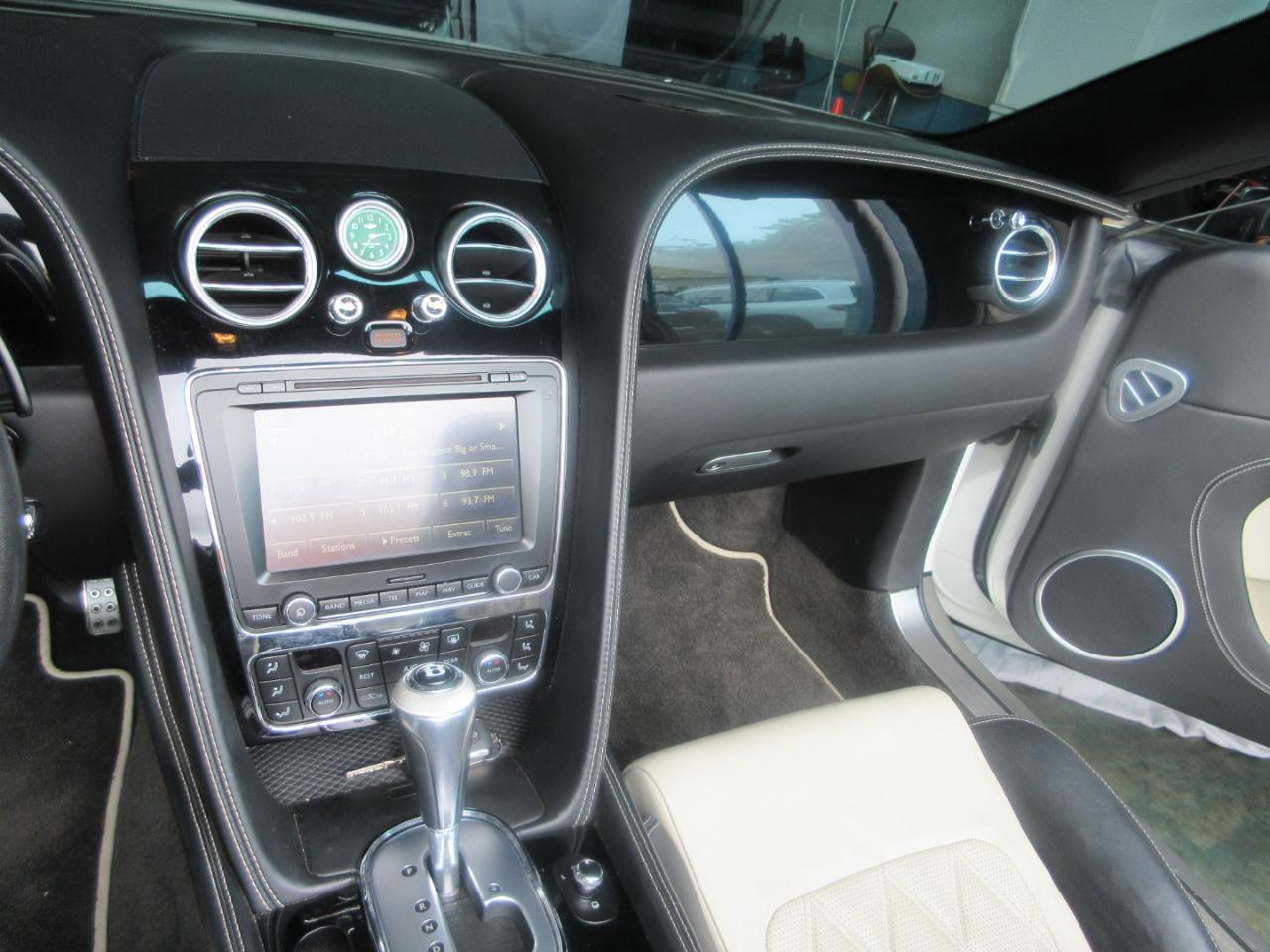 Bentley Continental GT V8  2013