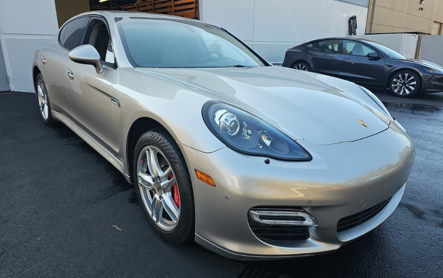 Porsche Panamera  2013