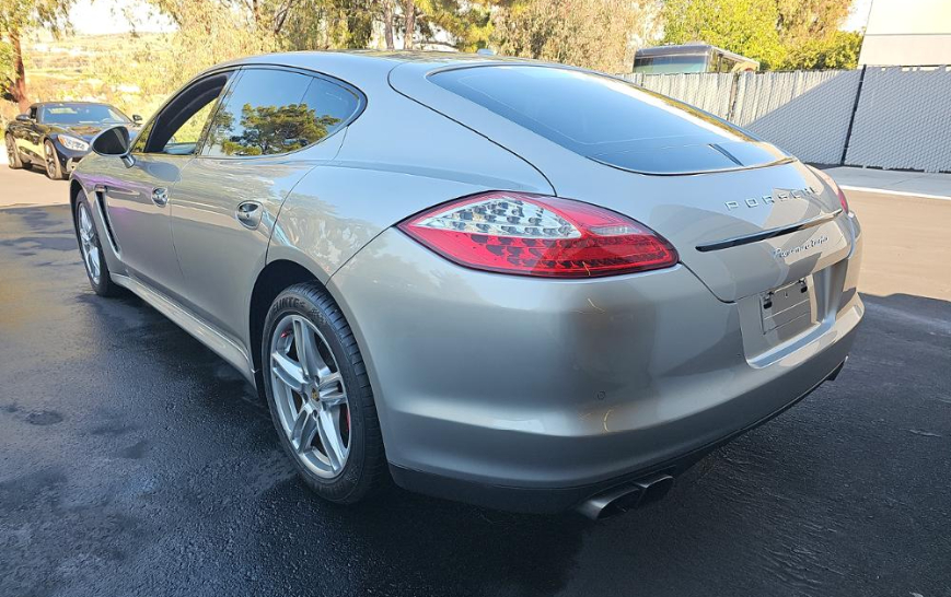 Porsche Panamera  2013