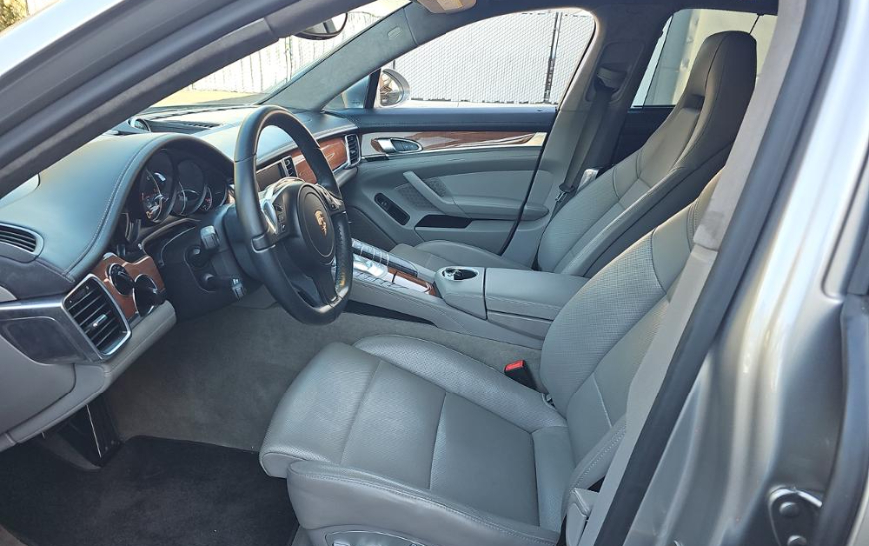 Porsche Panamera  2013