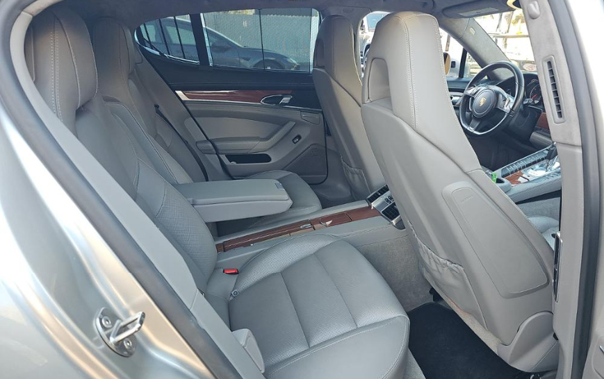 Porsche Panamera  2013