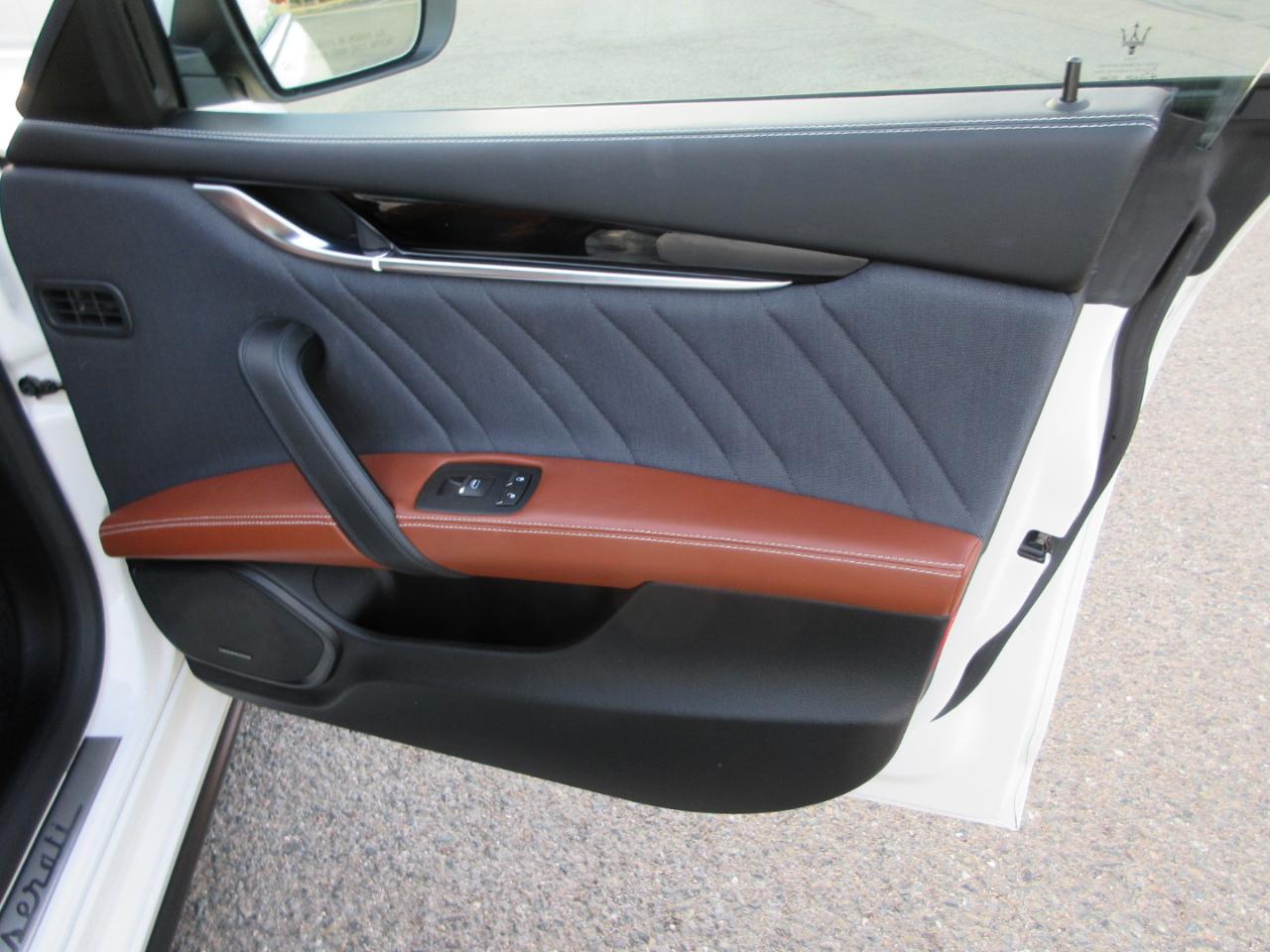 Maserati Ghibli  2017