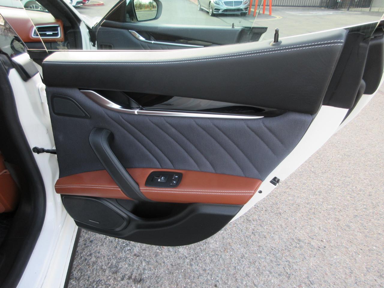 Maserati Ghibli  2017