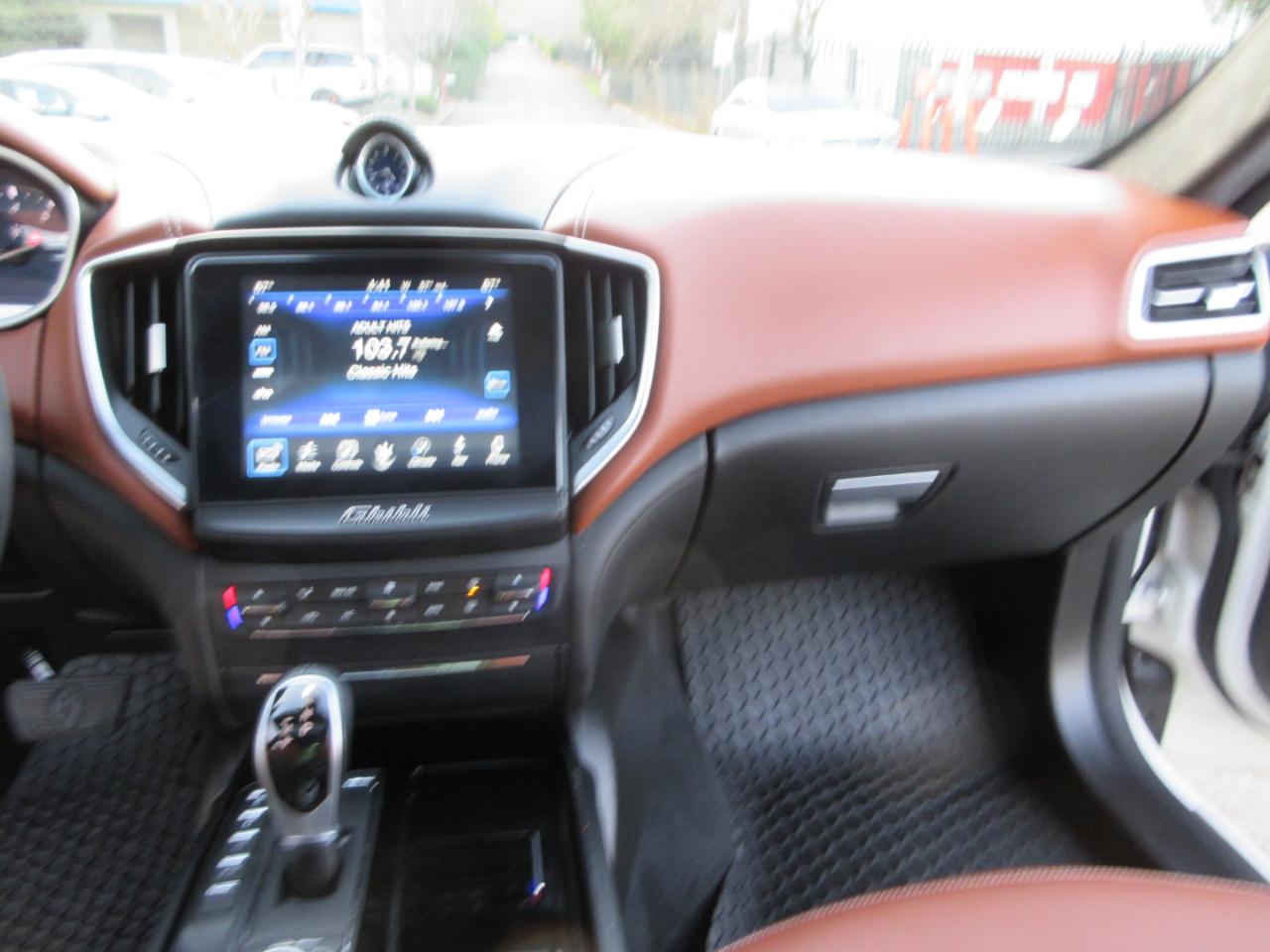 Maserati Ghibli  2017