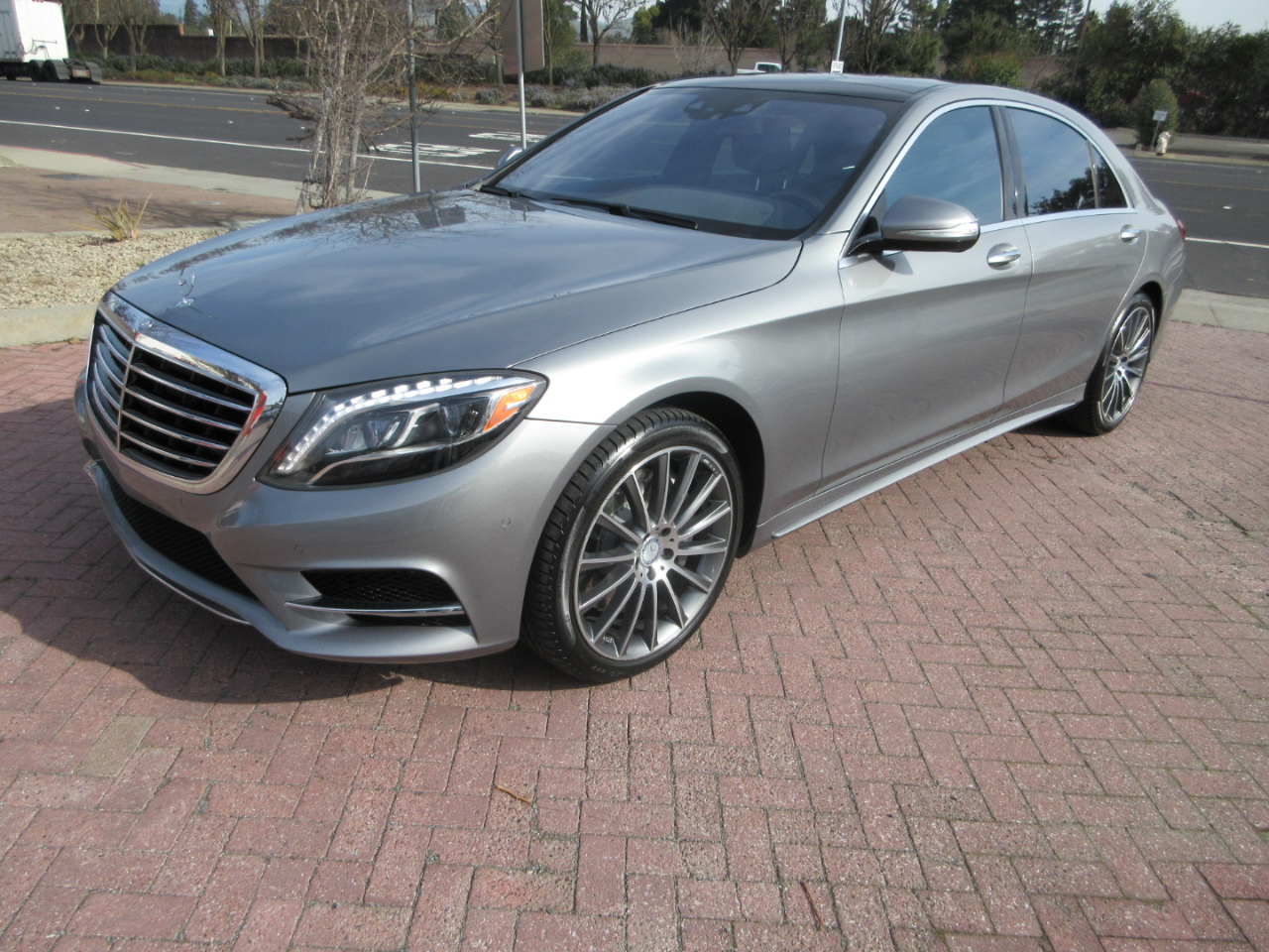 Mercedes-Benz S550  2015