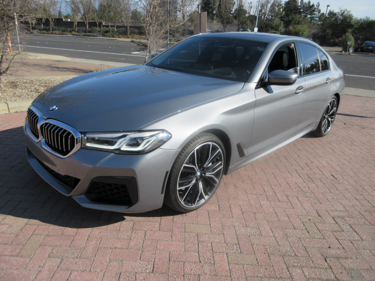 BMW 550i  2023