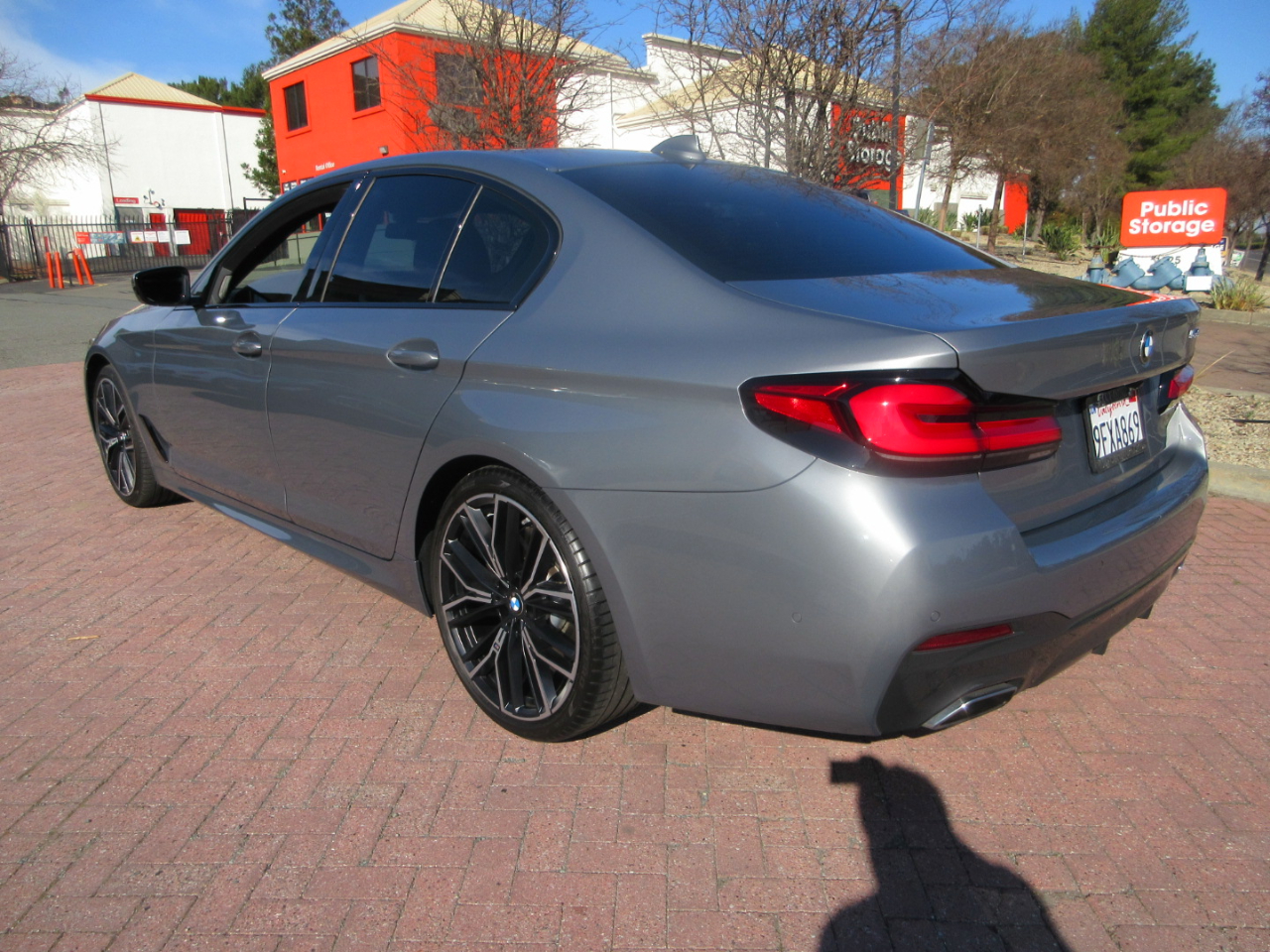BMW 550i  2023