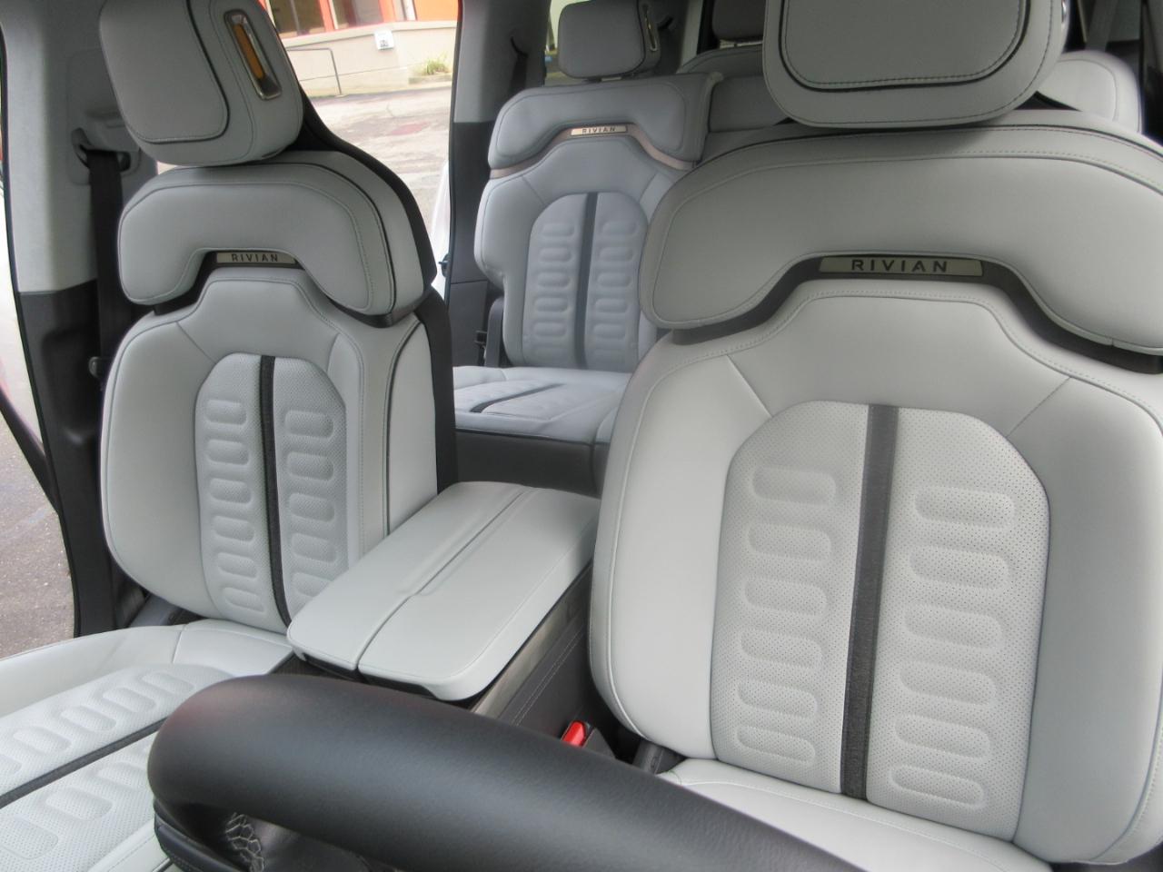 Rivian R1S Launch Edition Quad-Motor Large Pack *Ltd Avail* 2023