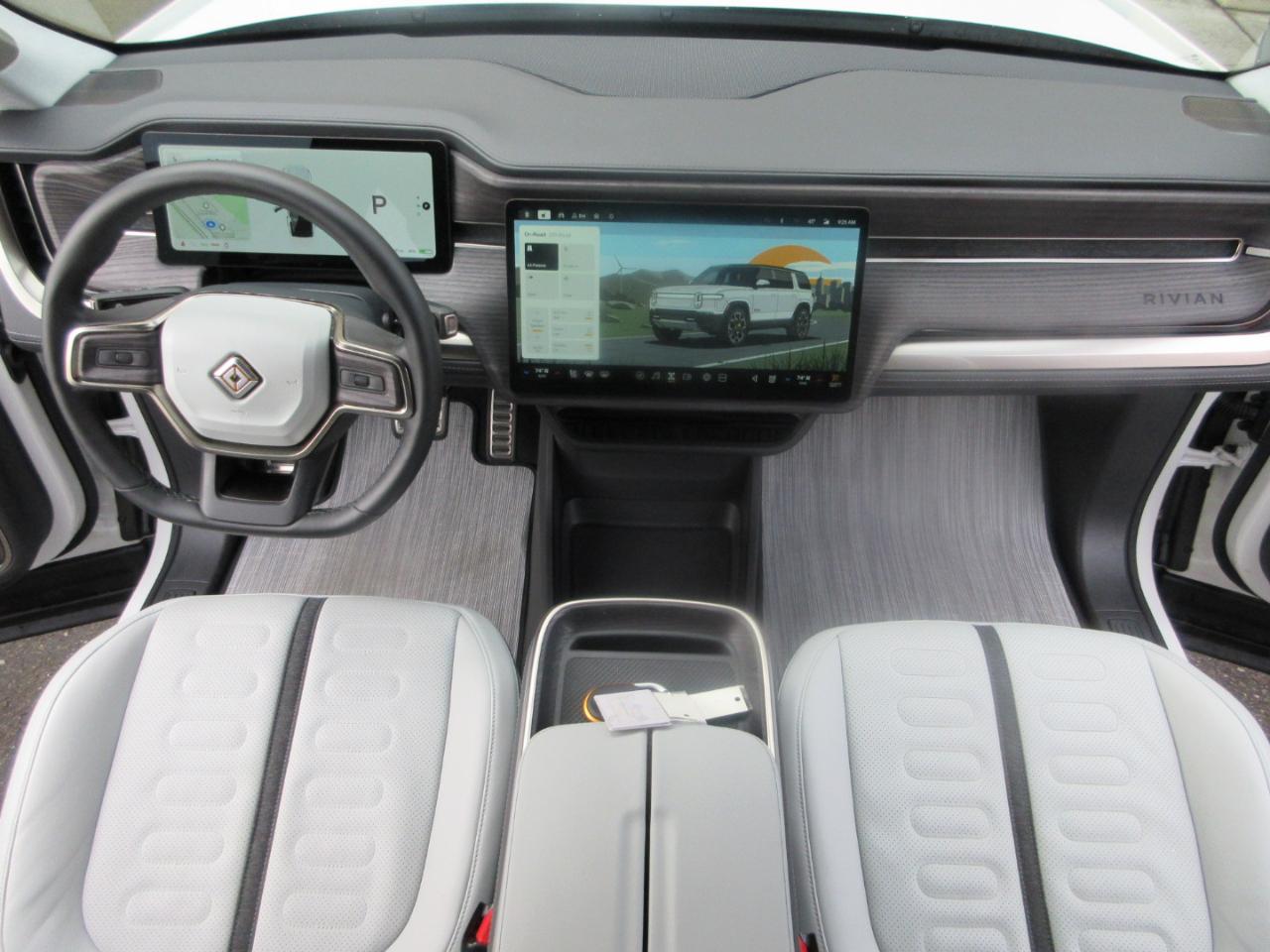 Rivian R1S Launch Edition Quad-Motor Large Pack *Ltd Avail* 2023