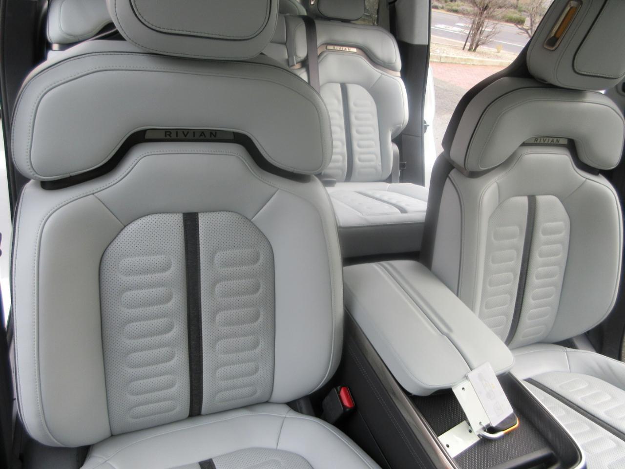 Rivian R1S Launch Edition Quad-Motor Large Pack *Ltd Avail* 2023