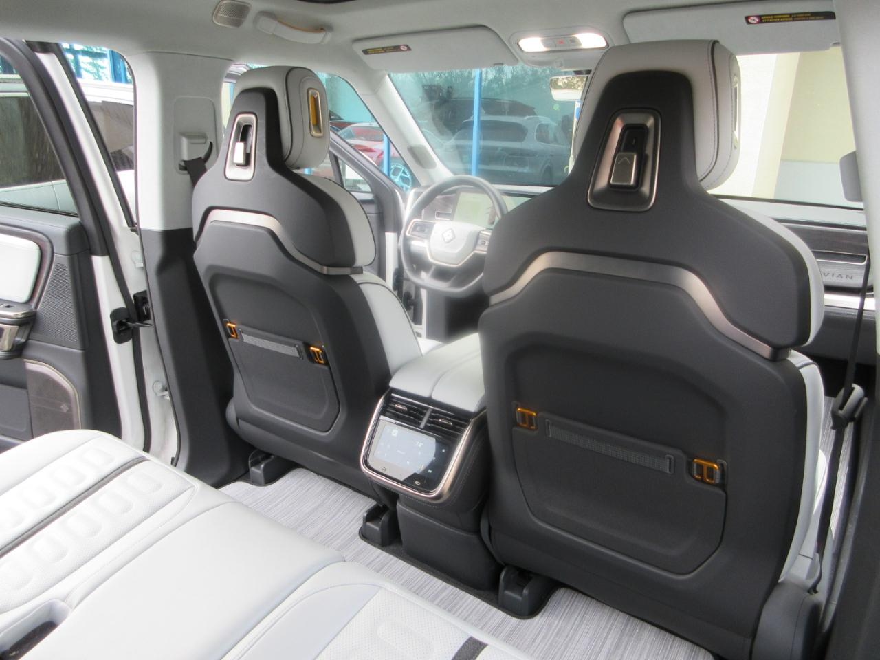 Rivian R1S Launch Edition Quad-Motor Large Pack *Ltd Avail* 2023