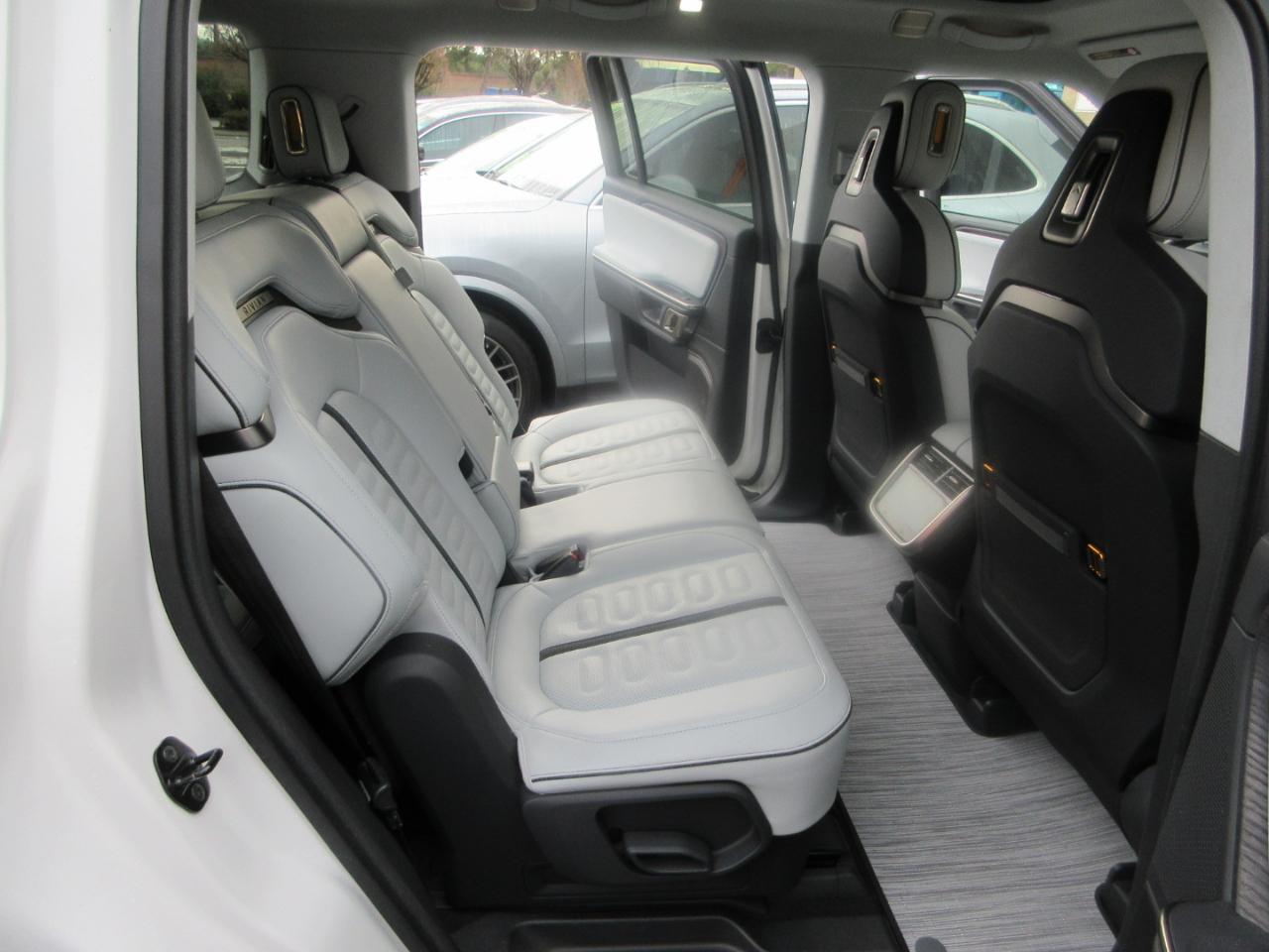 Rivian R1S Launch Edition Quad-Motor Large Pack *Ltd Avail* 2023