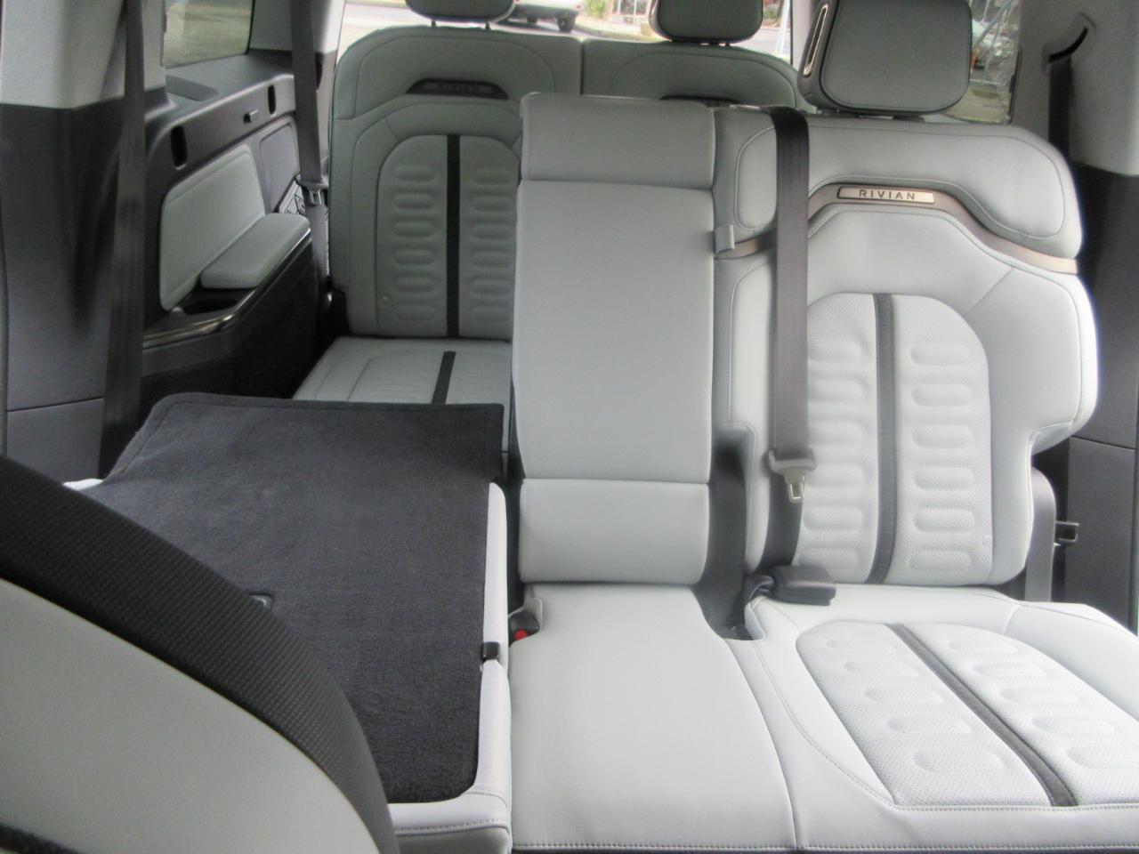 Rivian R1S Launch Edition Quad-Motor Large Pack *Ltd Avail* 2023