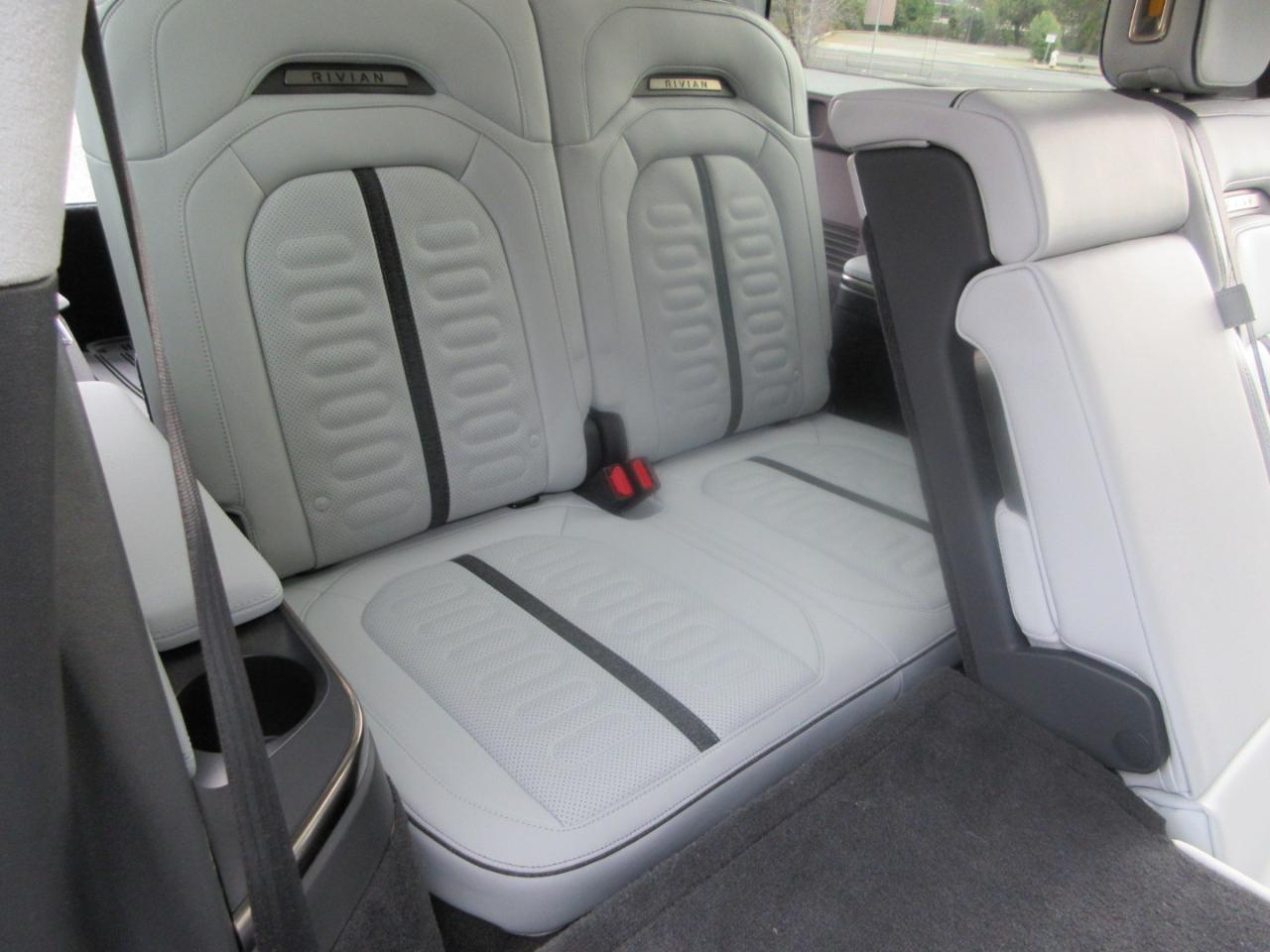 Rivian R1S Launch Edition Quad-Motor Large Pack *Ltd Avail* 2023