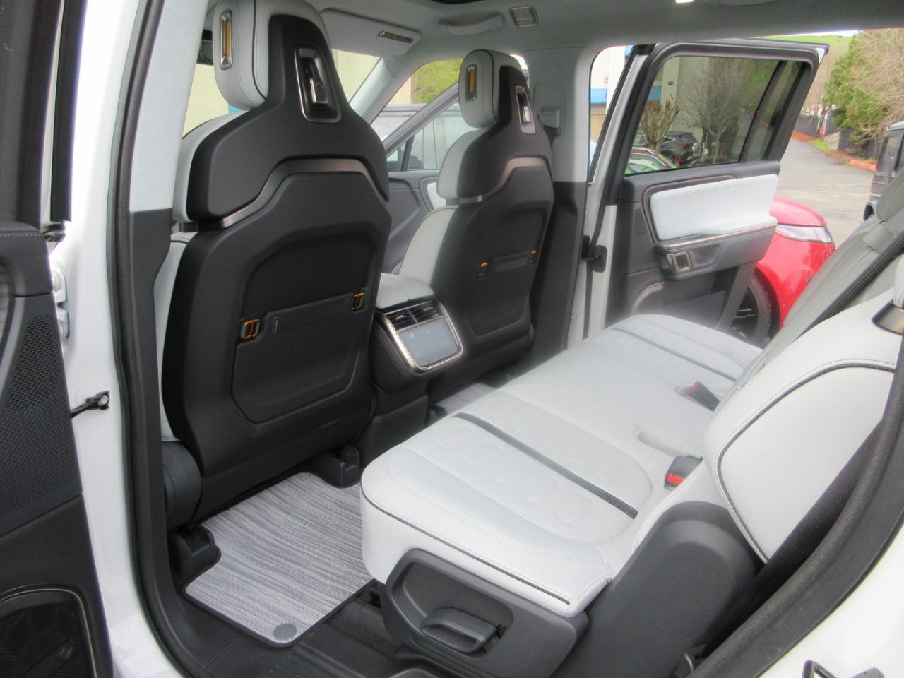 Rivian R1S Launch Edition Quad-Motor Large Pack *Ltd Avail* 2023