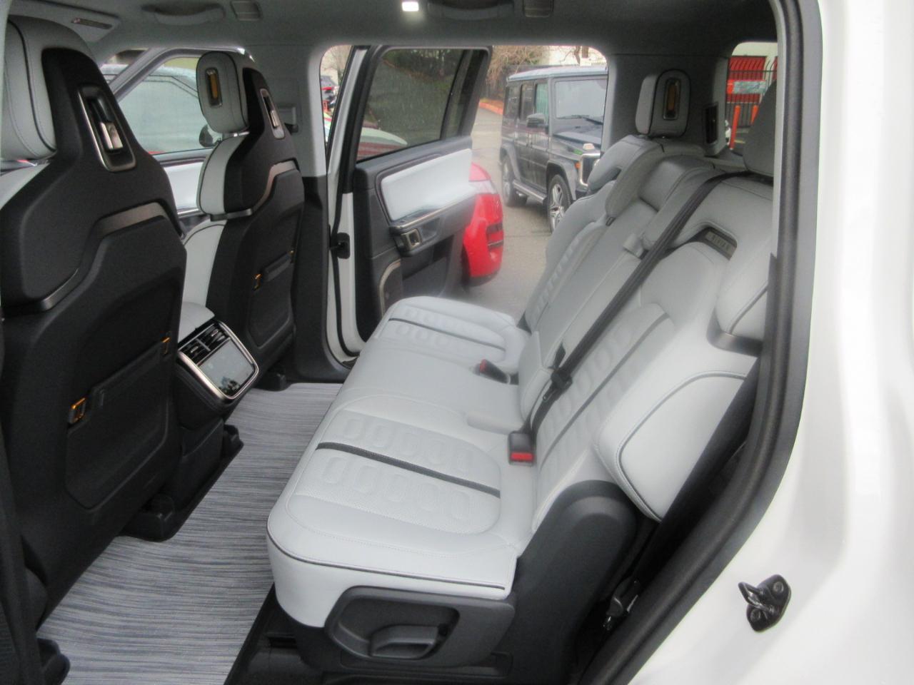 Rivian R1S Launch Edition Quad-Motor Large Pack *Ltd Avail* 2023