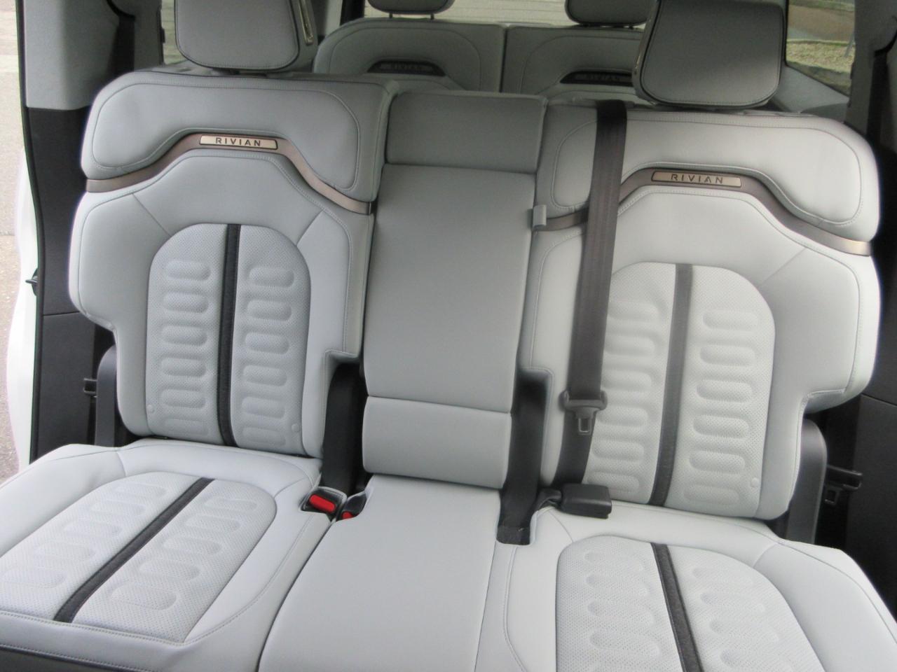 Rivian R1S Launch Edition Quad-Motor Large Pack *Ltd Avail* 2023