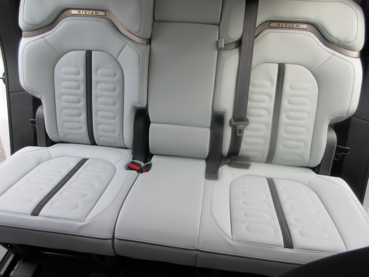 Rivian R1S Launch Edition Quad-Motor Large Pack *Ltd Avail* 2023