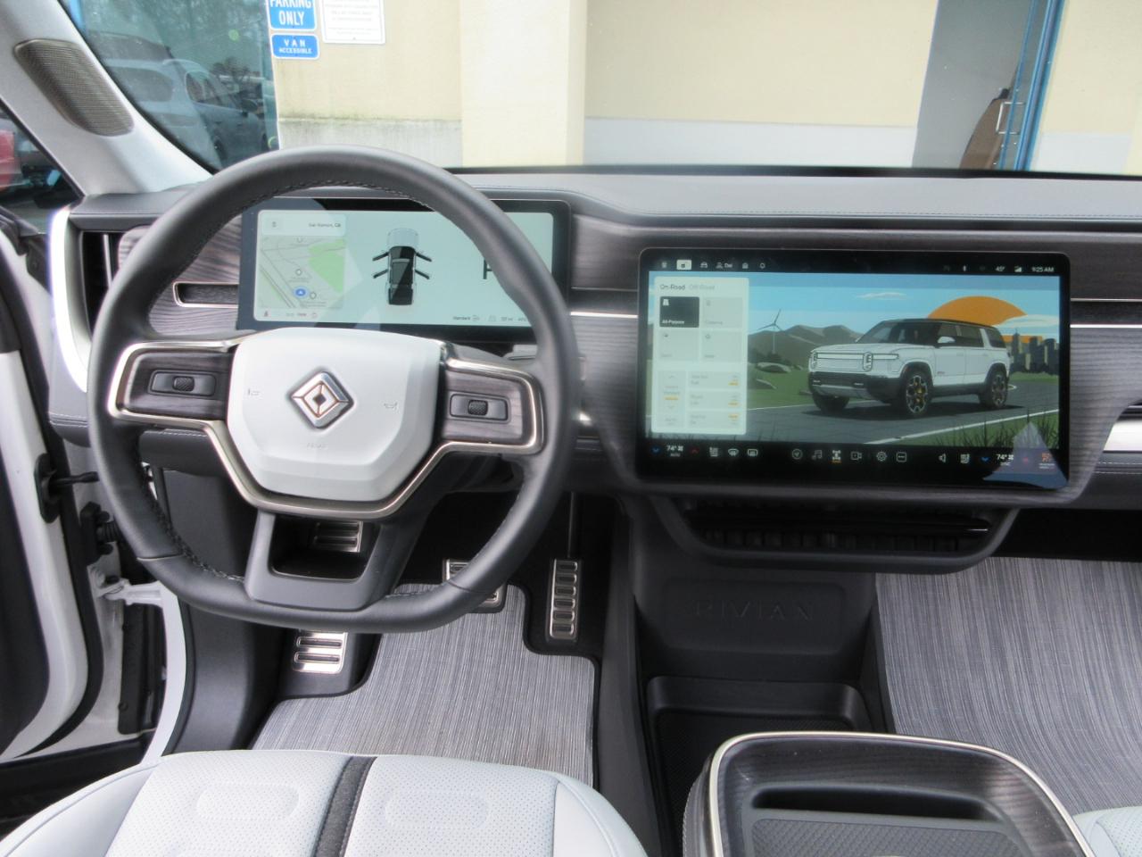 Rivian R1S Launch Edition Quad-Motor Large Pack *Ltd Avail* 2023