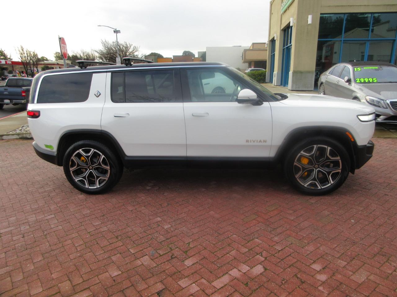 Rivian R1S Launch Edition Quad-Motor Large Pack *Ltd Avail* 2023