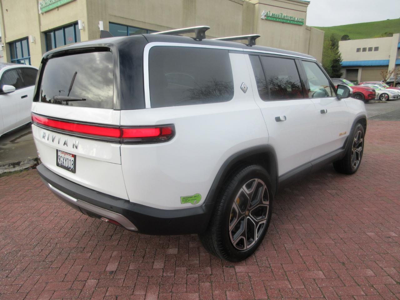 Rivian R1S Launch Edition Quad-Motor Large Pack *Ltd Avail* 2023