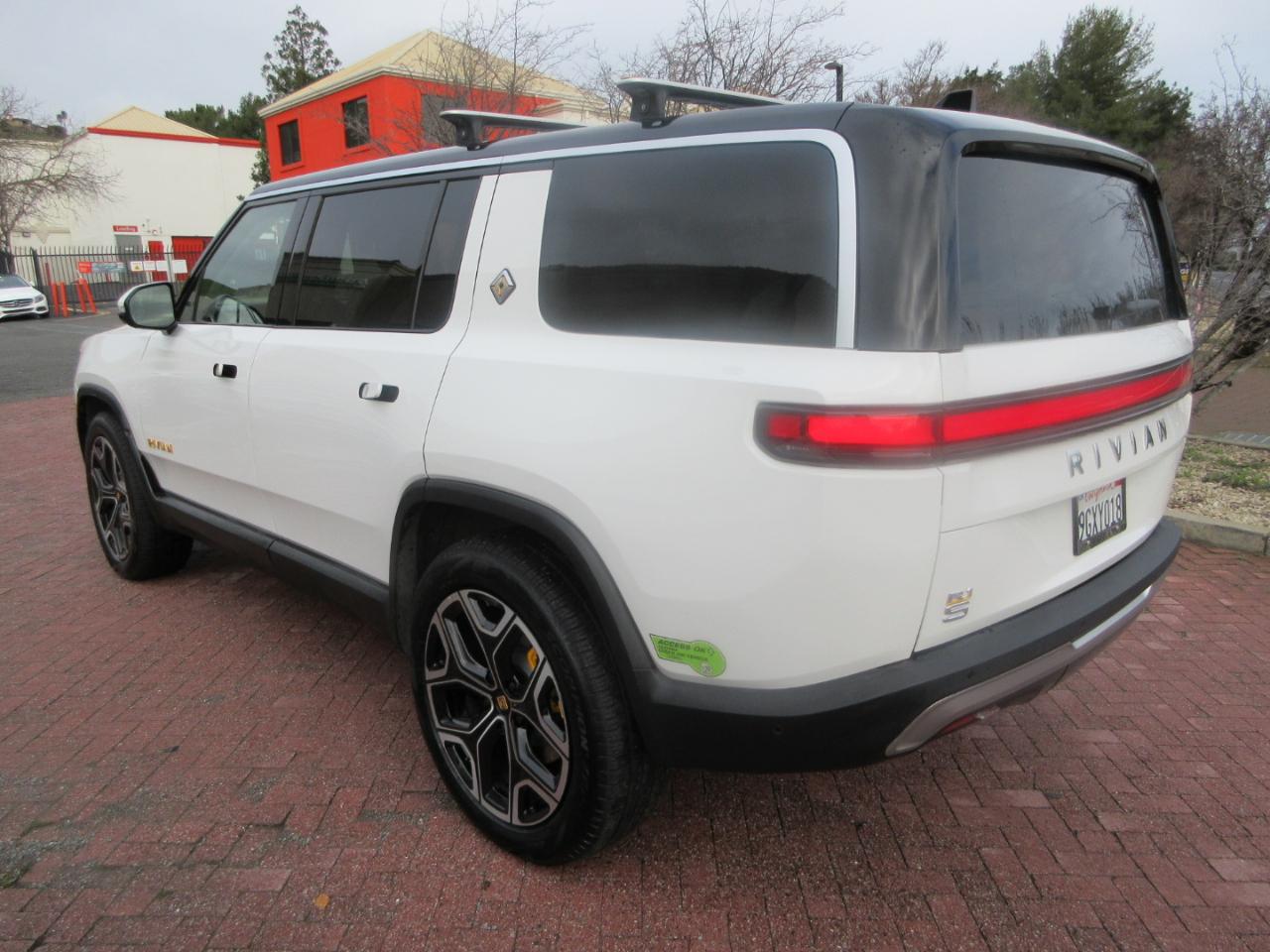 Rivian R1S Launch Edition Quad-Motor Large Pack *Ltd Avail* 2023