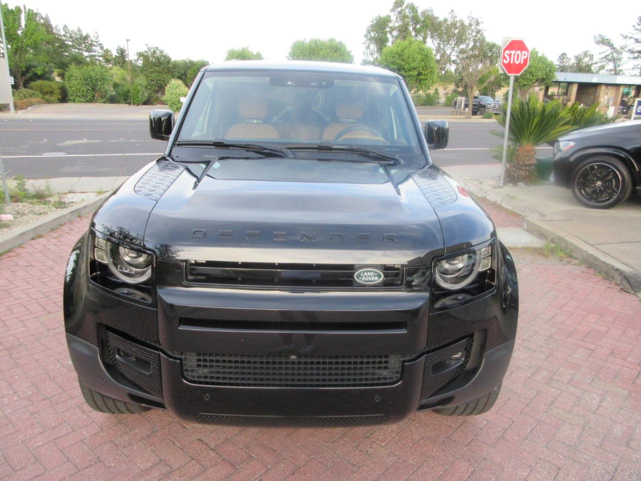 Land Rover Defender  2024