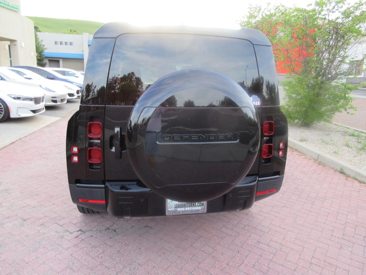 Land Rover Defender  2024