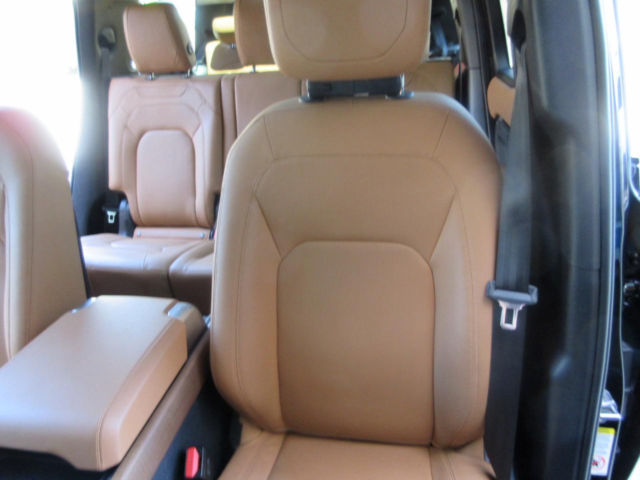 Land Rover Defender  2024