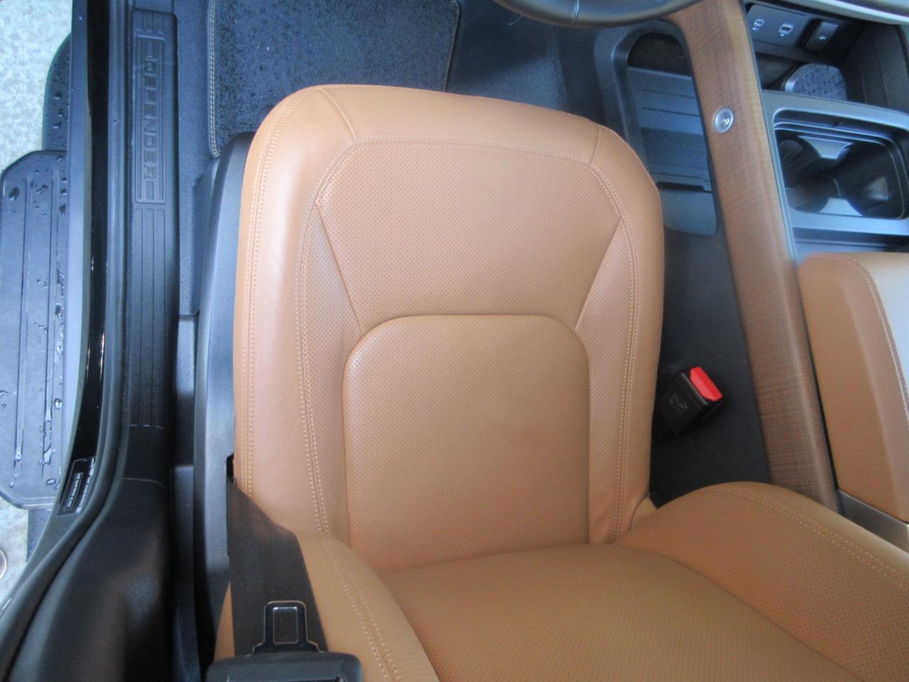 Land Rover Defender  2024