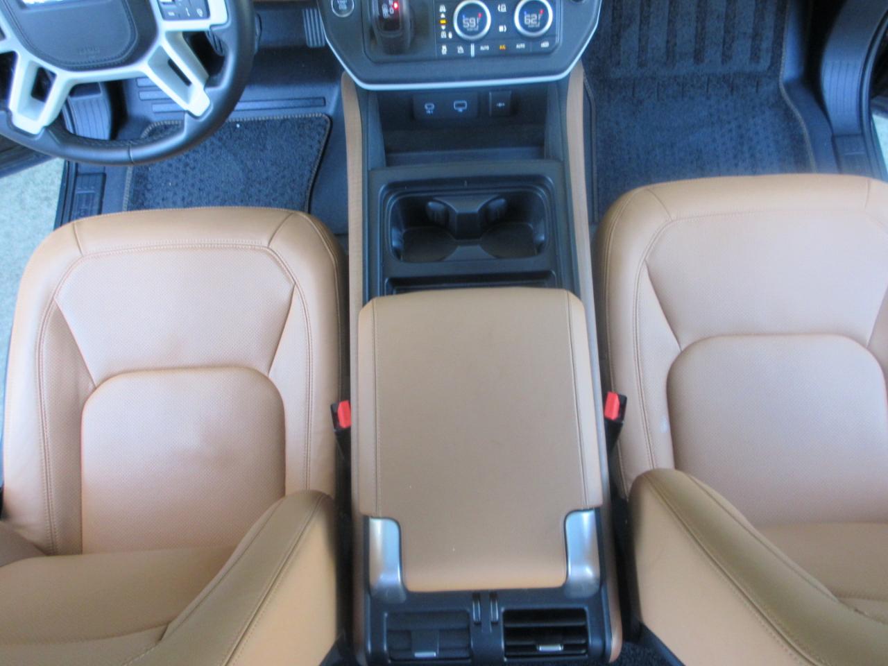 Land Rover Defender  2024