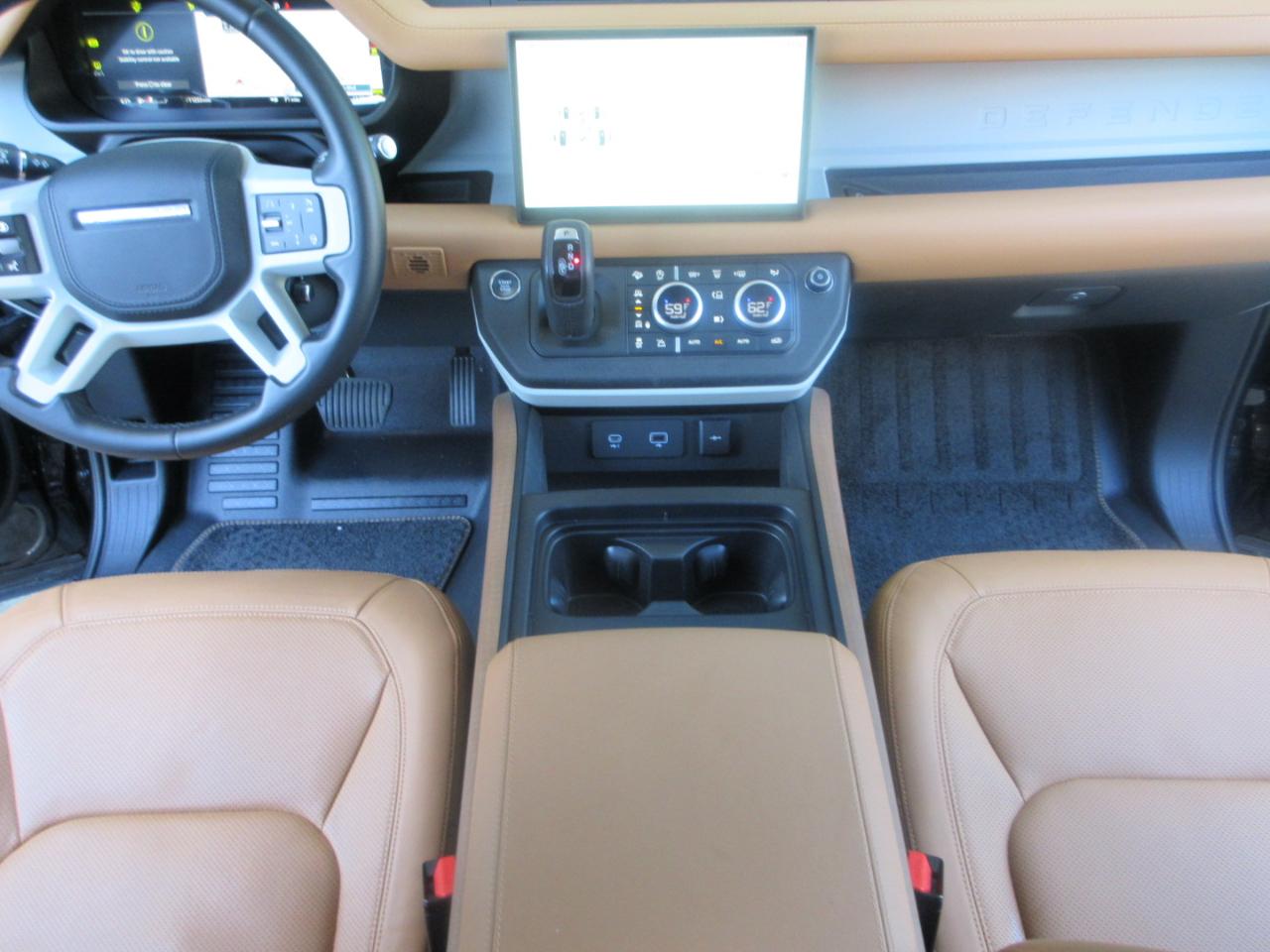 Land Rover Defender  2024