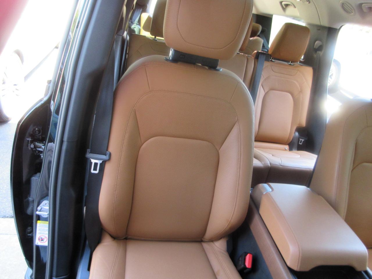 Land Rover Defender  2024