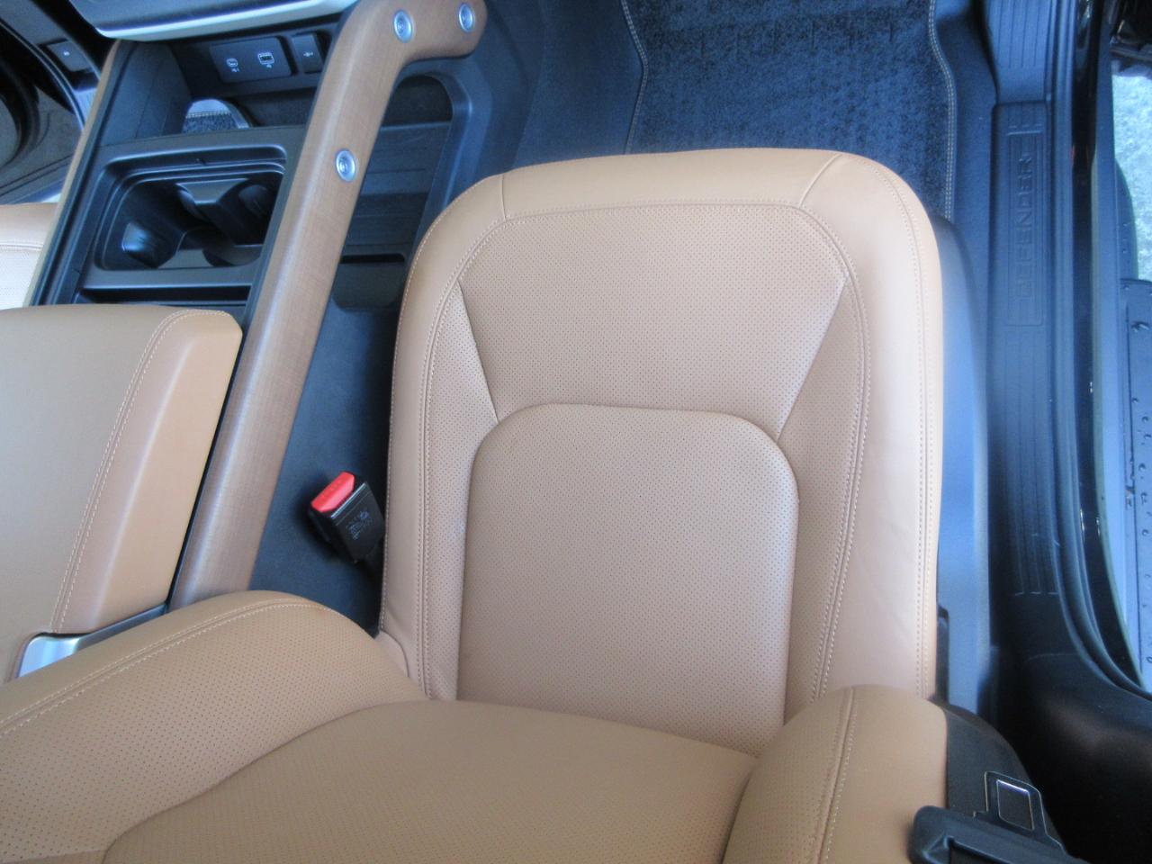 Land Rover Defender  2024