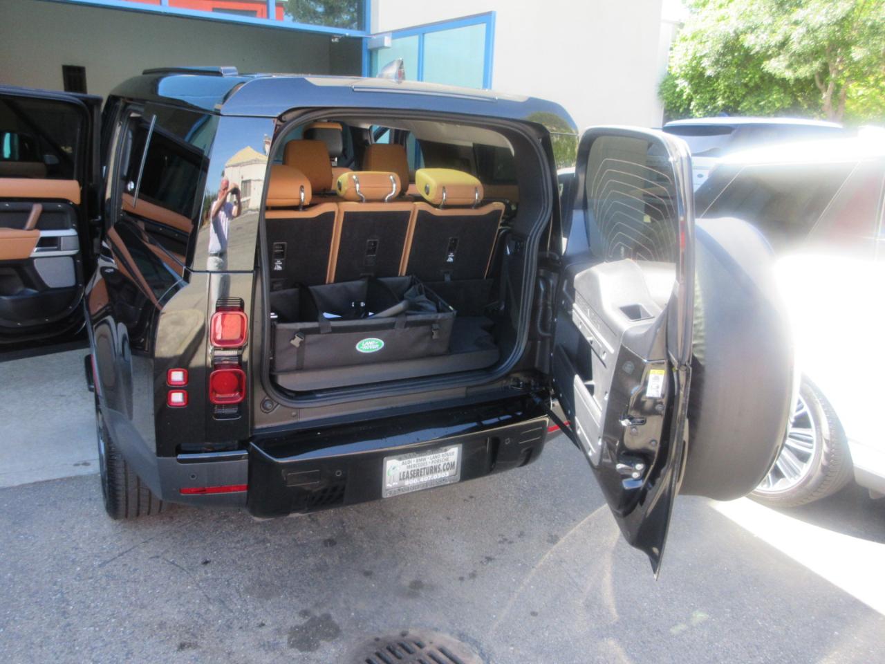 Land Rover Defender  2024