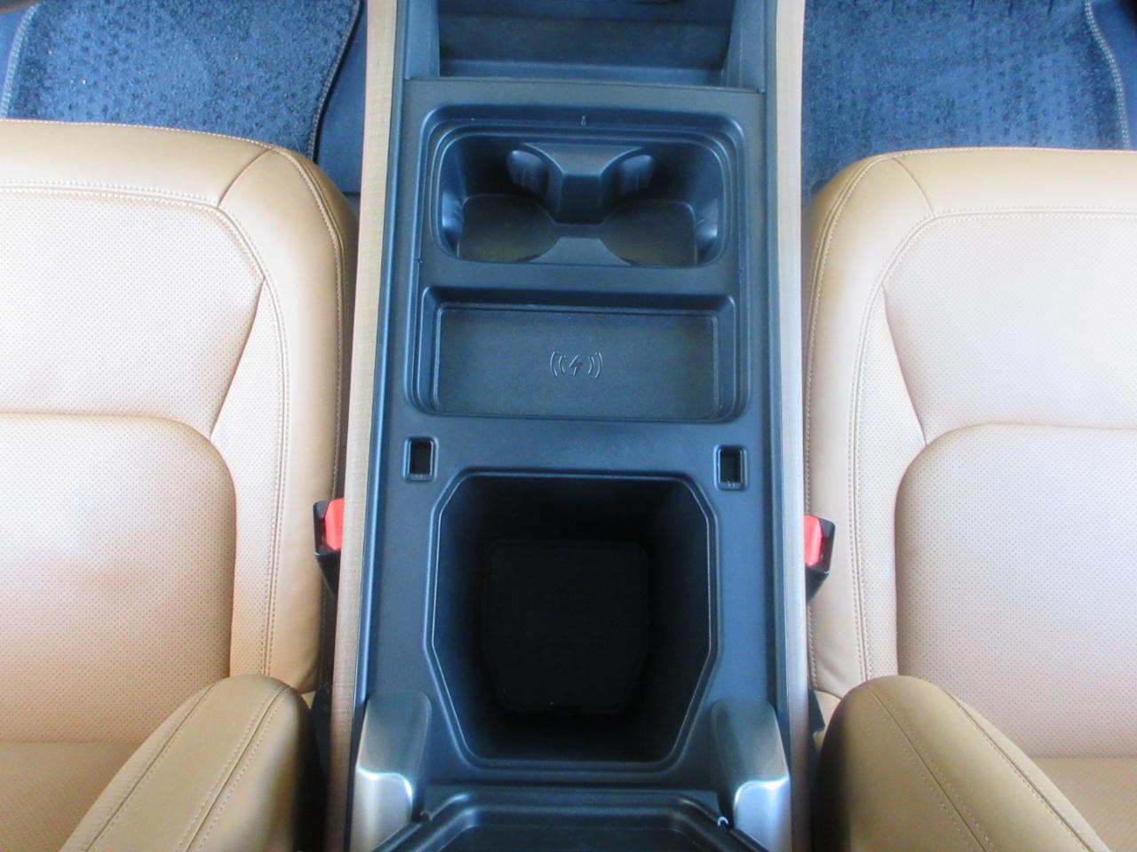 Land Rover Defender  2024