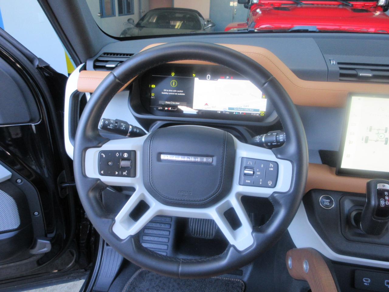 Land Rover Defender  2024