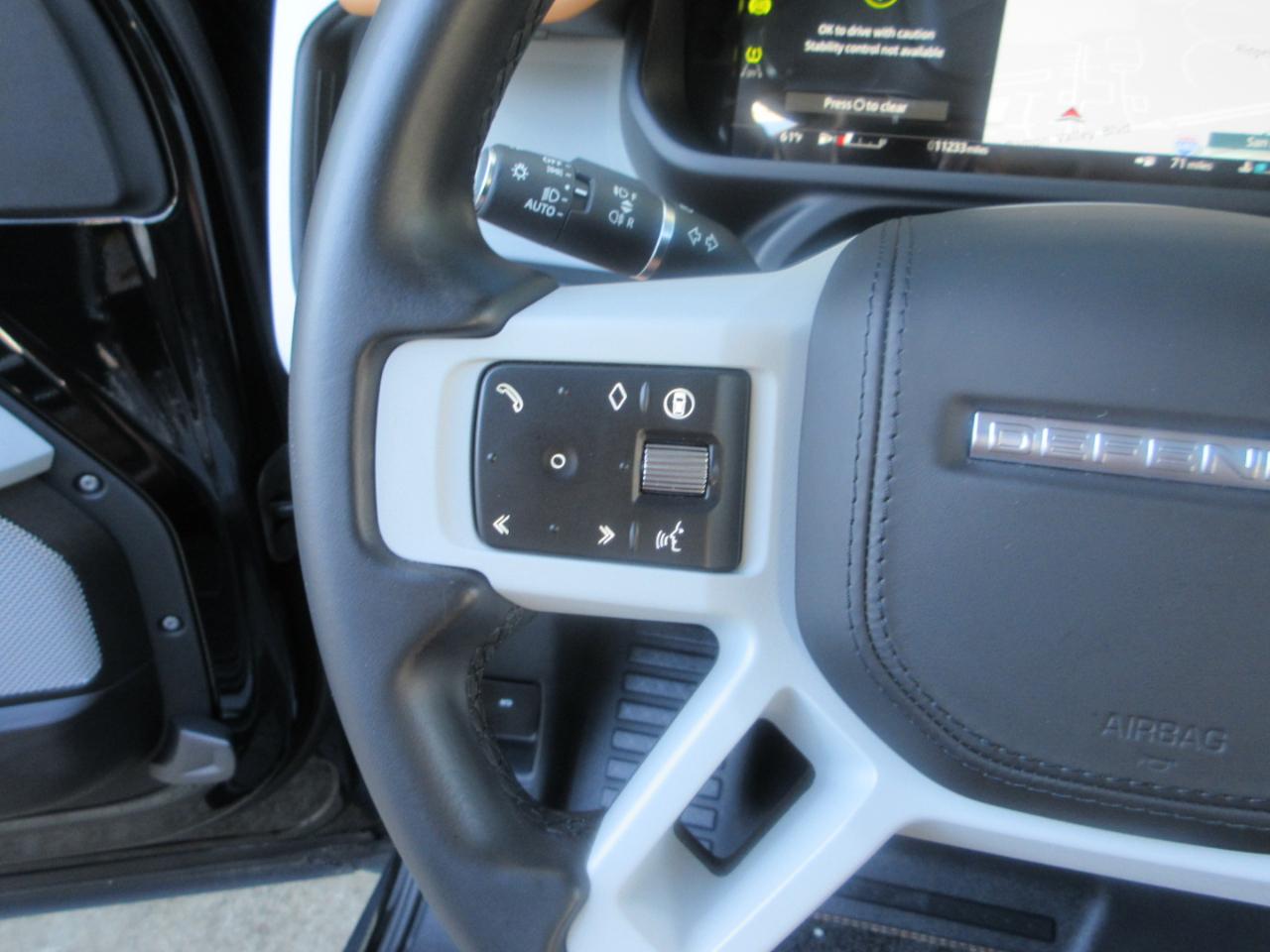 Land Rover Defender  2024