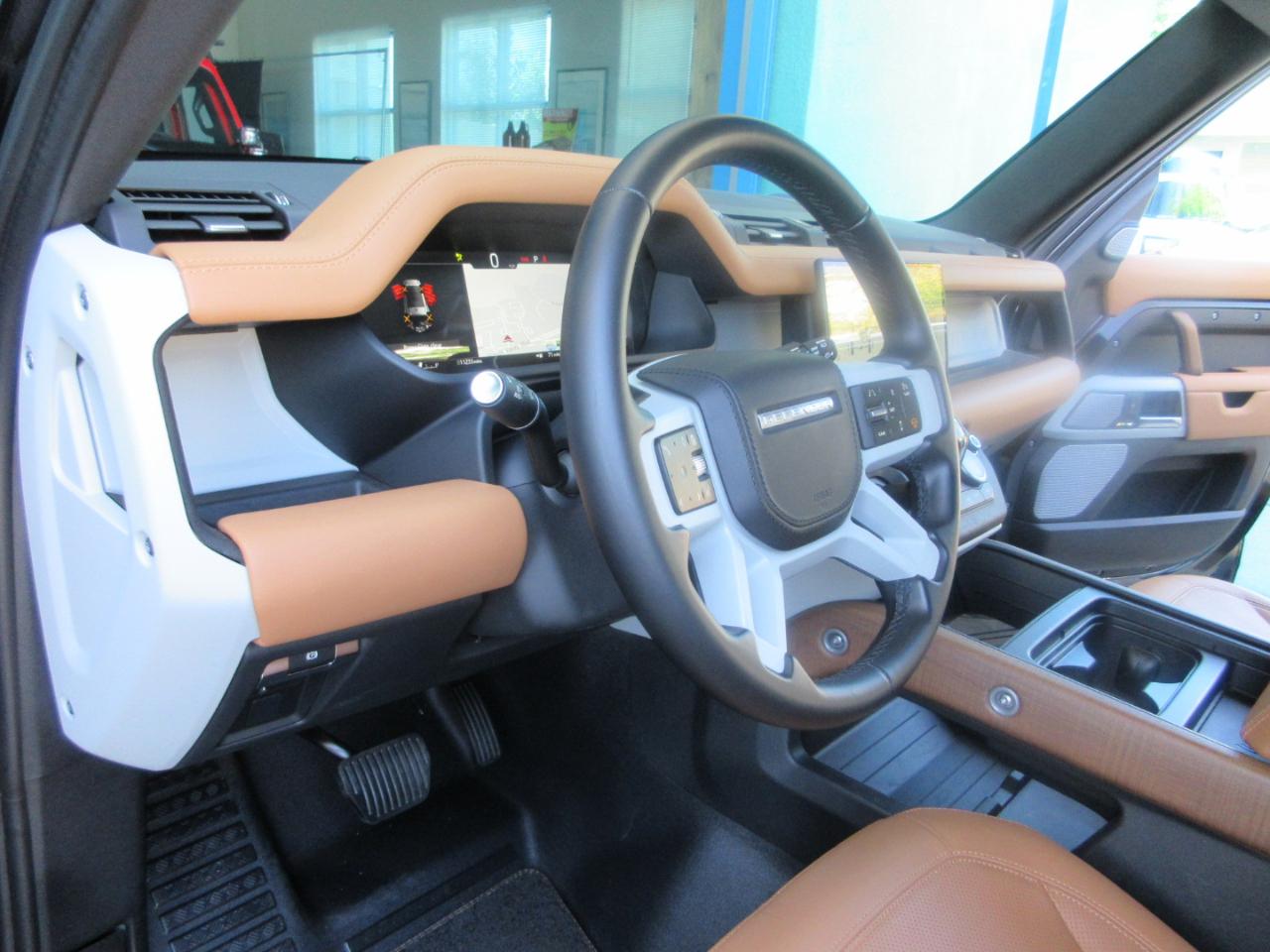 Land Rover Defender  2024