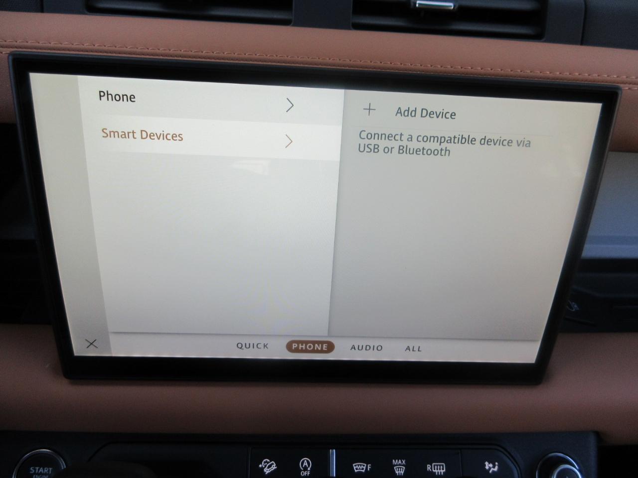 Land Rover Defender  2024