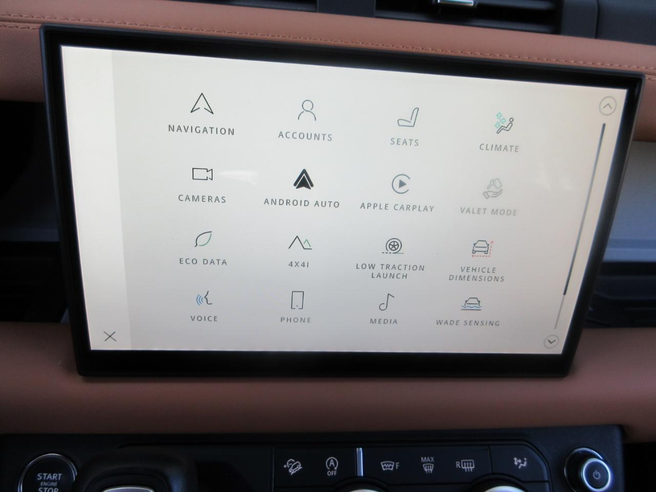 Land Rover Defender  2024