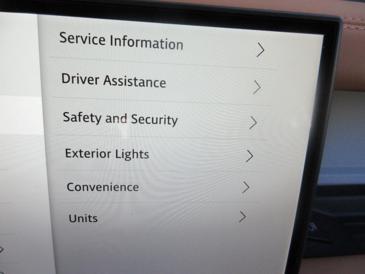 Land Rover Defender  2024