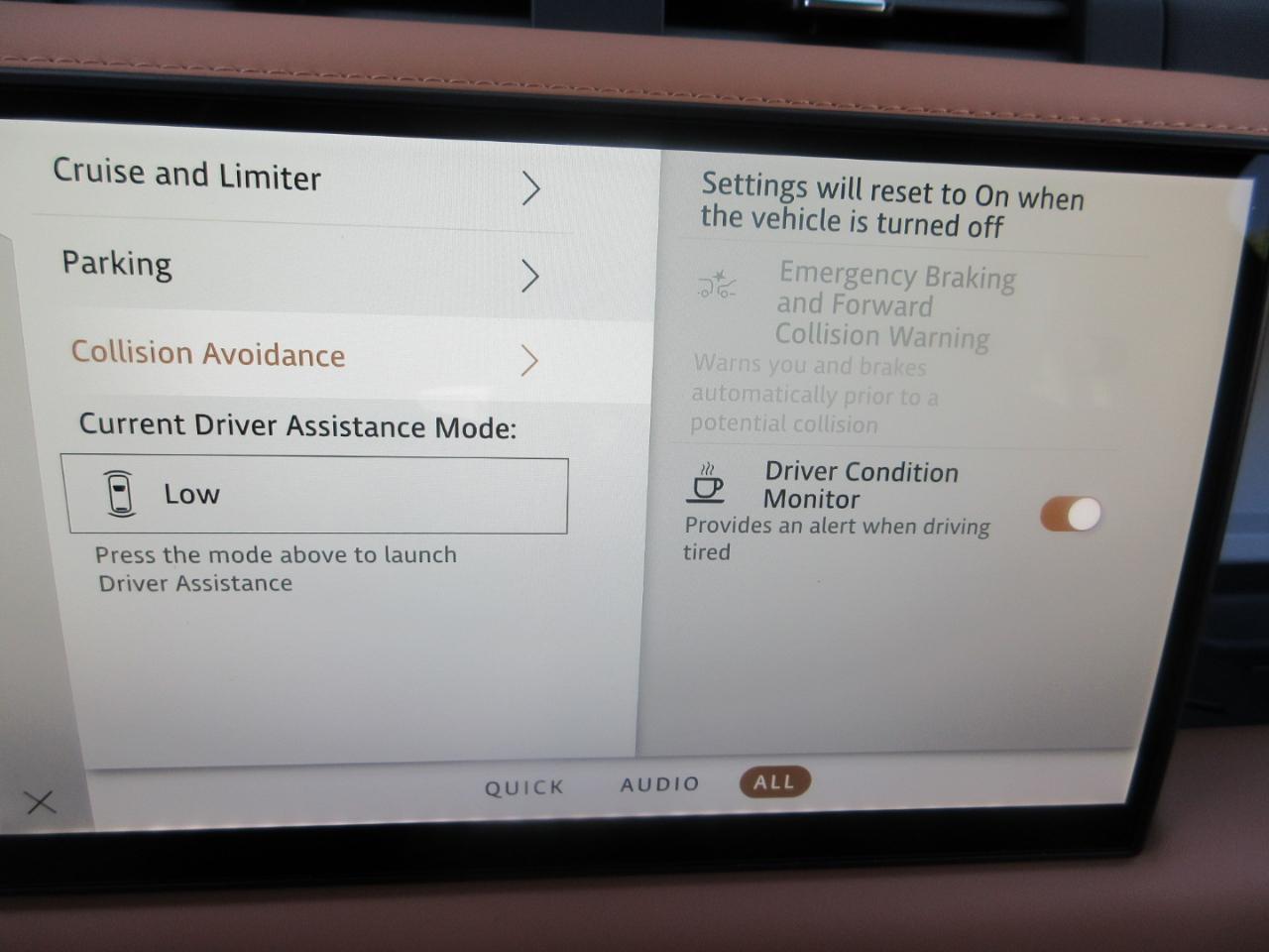 Land Rover Defender  2024