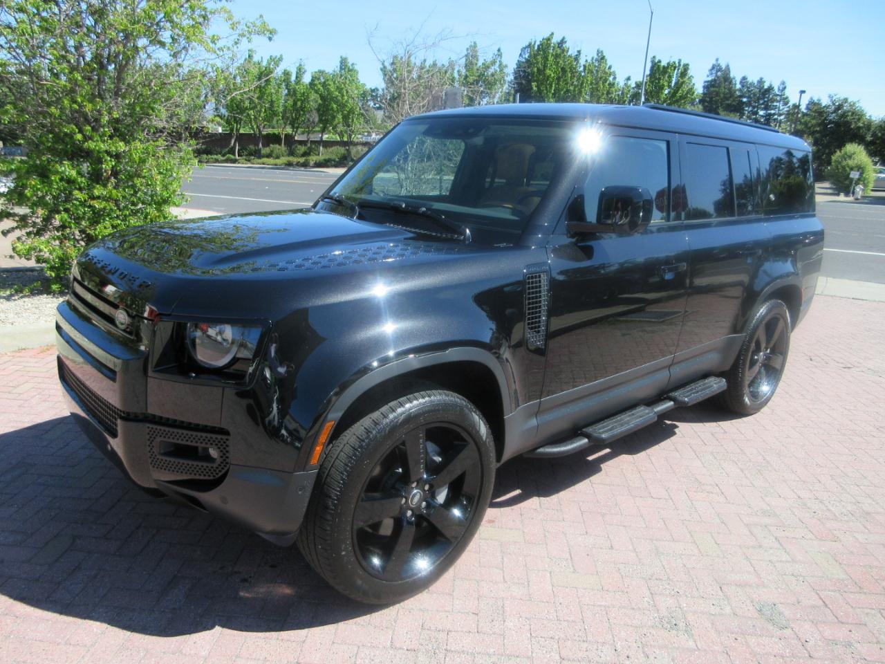 Land Rover Defender  2024