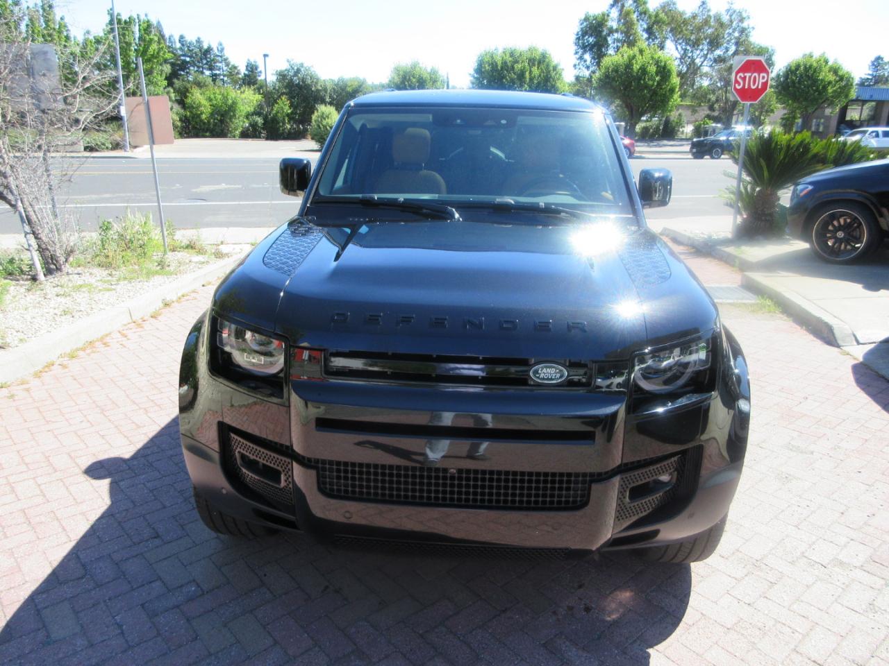 Land Rover Defender  2024