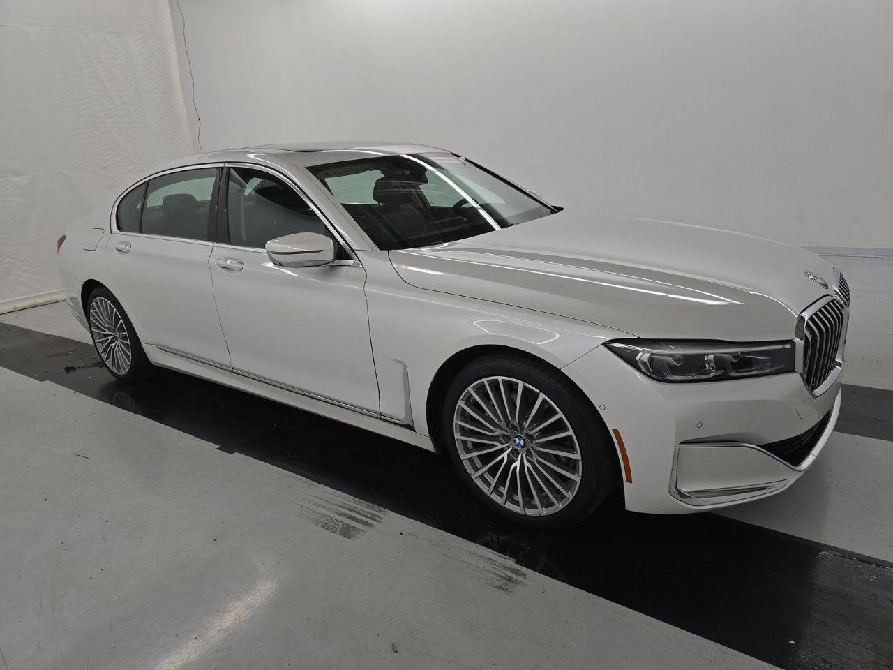 BMW 740i  2022