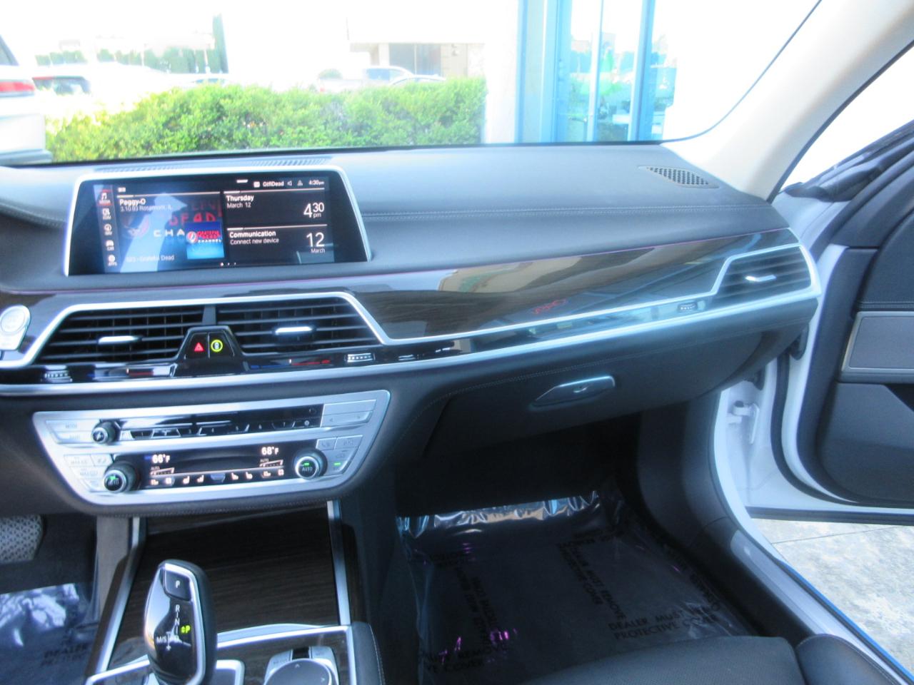 BMW 740i  2022