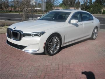 2022 BMW 740i 