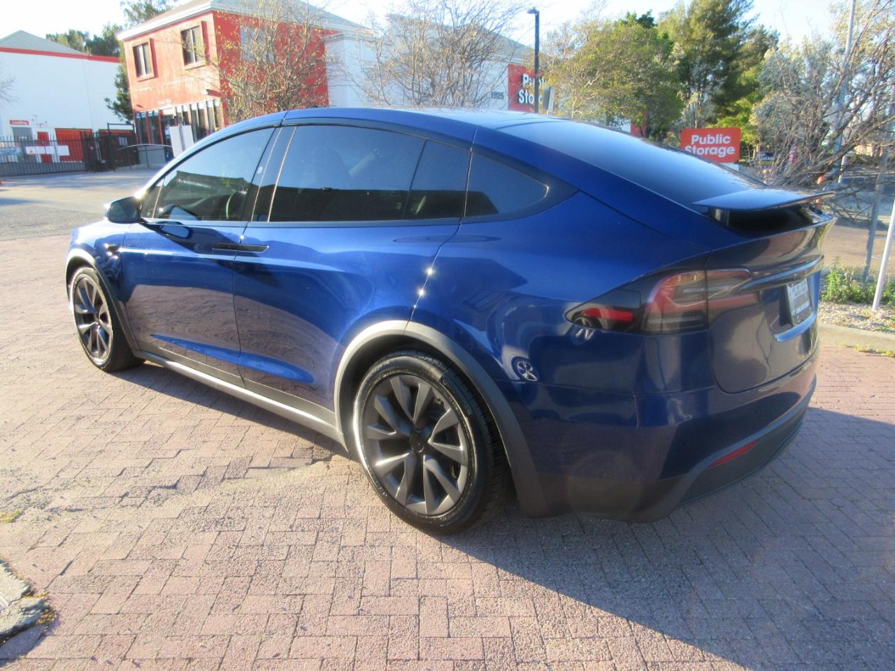 Tesla Model X  2023